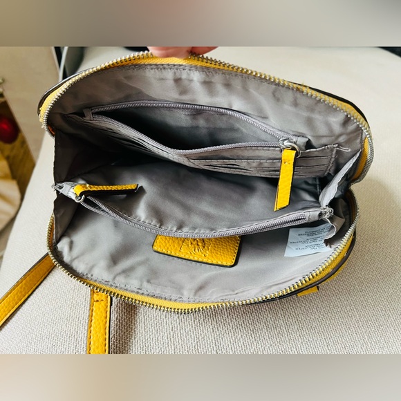 Anne Klein leather crossbody bag - Picture 4 of 4